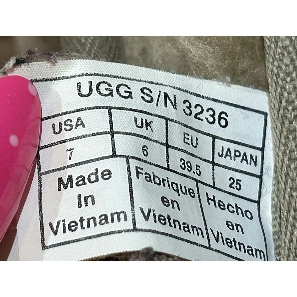 UGG Shoes Neumel Gray Beige Casual Suede Chukka Boots 3236 Size 7